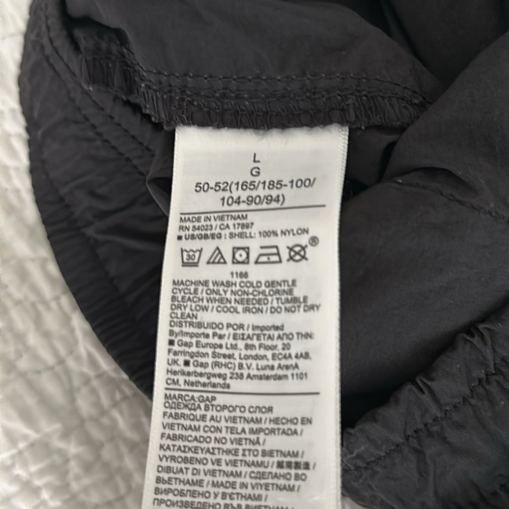 NWOT Gap Cargo Pull on pants - Picture 9 of 9